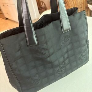 CHANEL Black MM Travel Tote! Almost New! No flaws! Nylon & Leather!
